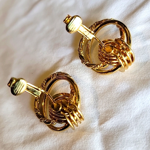 Vintage Gold Tone Knotts ✨️CLIP-ON Earrings circles - Picture 8 of 9